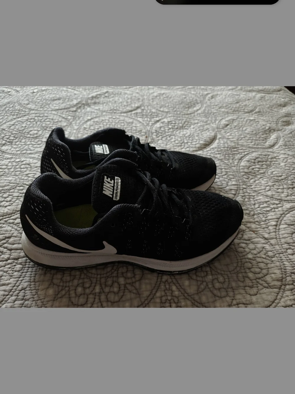 Nike Black and White Lightweight Pegasus 33 Running Sneakers